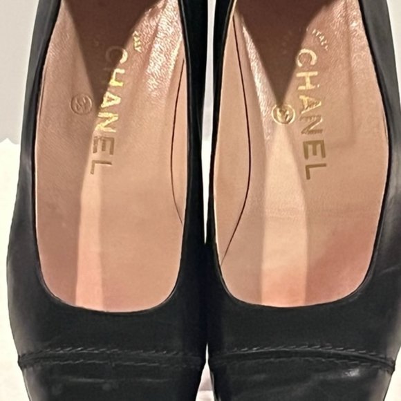 Vintage CHANEL Black Leather Cap Toe Flats - Picture 14 of 16